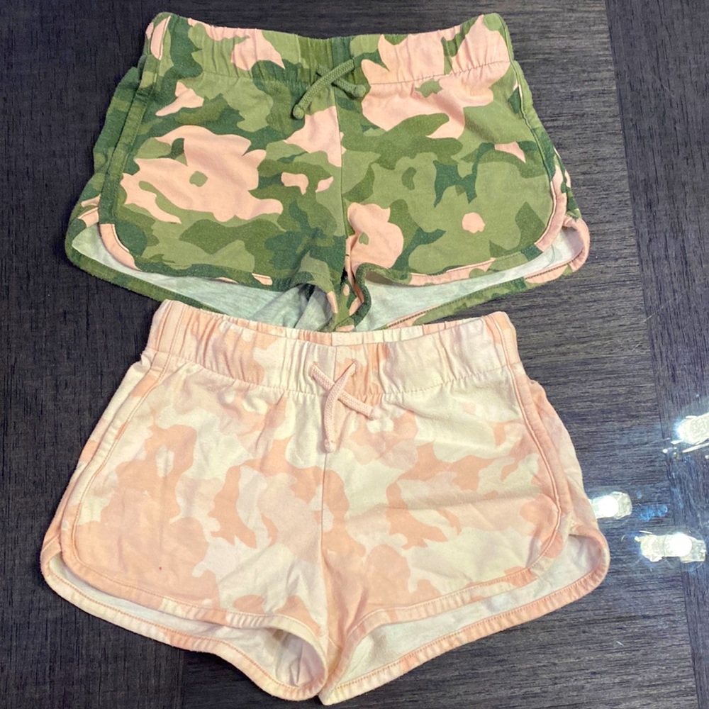 Old Navy Bundle 2 Pieces Short for girls, Size M (8)
